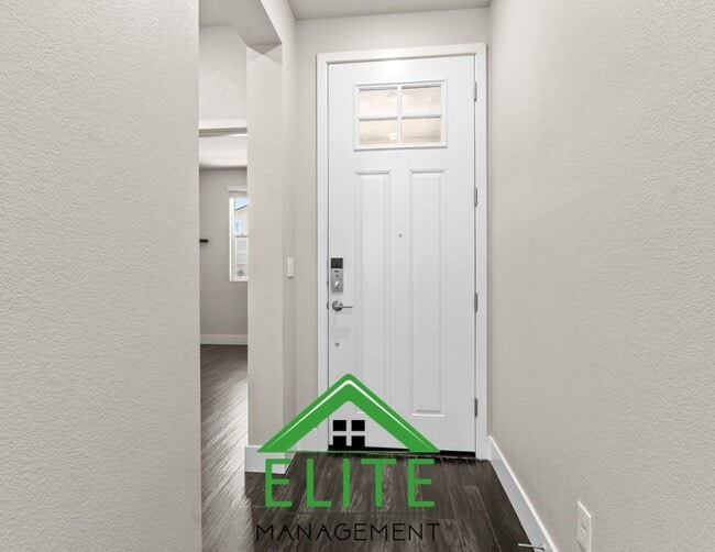 Building Photo - **Modern single-family residence in the hi...