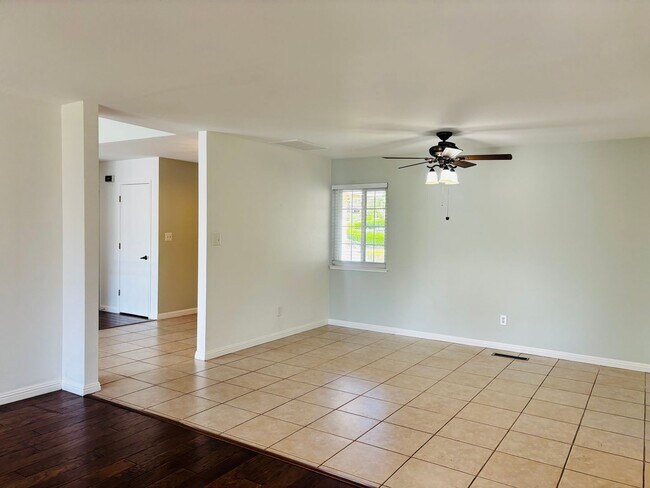 Building Photo - Beautiful 3-Bedroom Home in a Wonderful Fair Oaks Neighborhood!