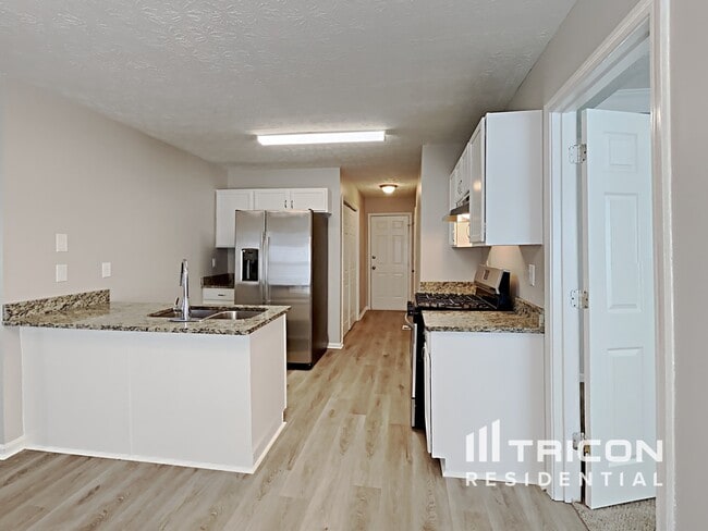 Building Photo - 321 Autumn Lake Dr