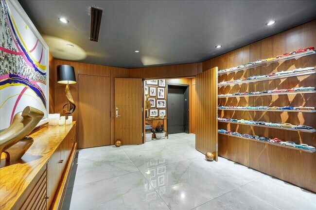 Building Photo - 1180 N Federal Hwy