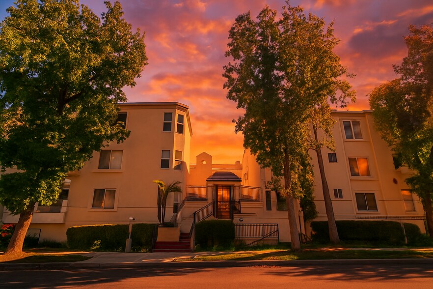 Building Photo - 5420 Sylmar Ave