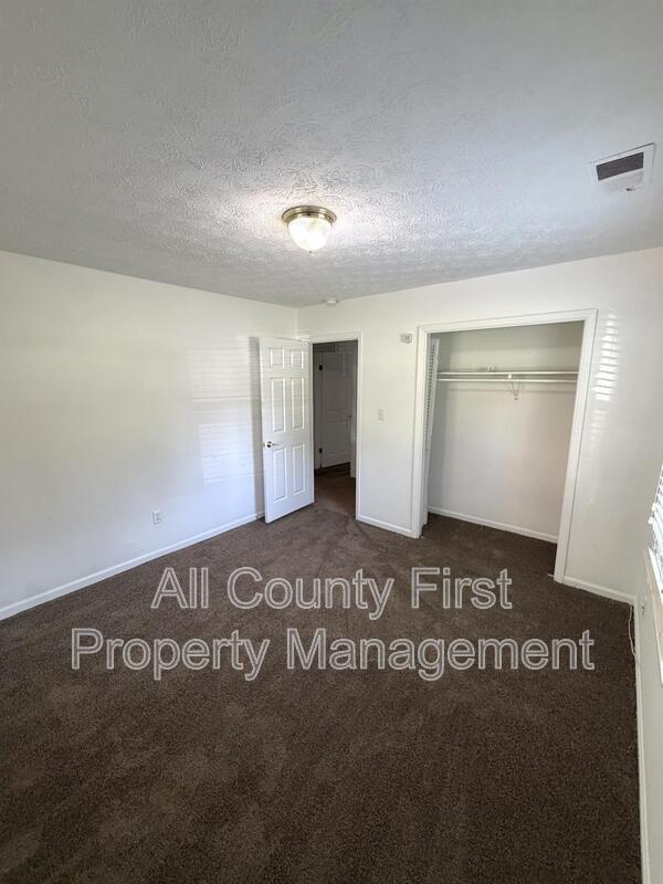Building Photo - 170 Port Antonio Ct SW