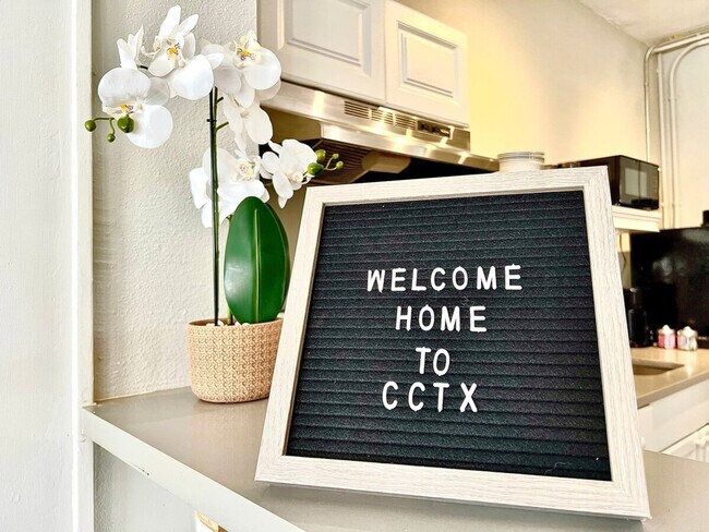 Building Photo - 304 Power St