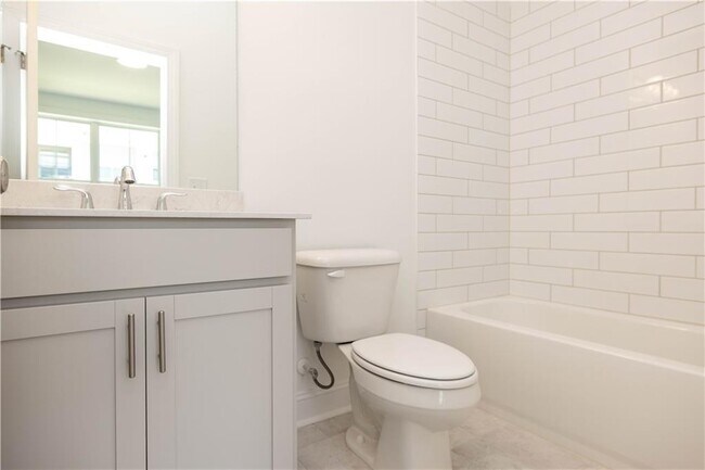 Building Photo - 530 Healy Dr