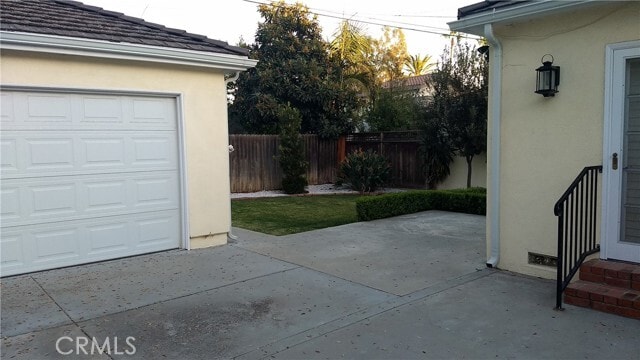 Building Photo - 1858 Euclid Ave