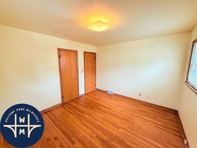 Building Photo - 7313 Harwood Ave