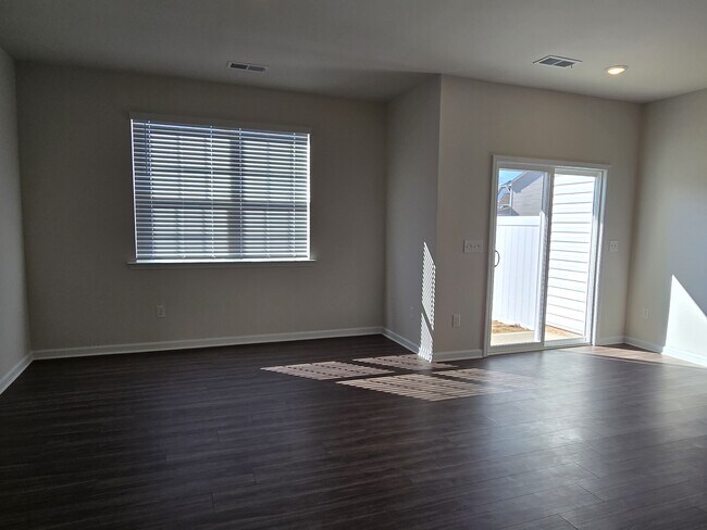 Building Photo - 1852 Pheasant Trce Cir