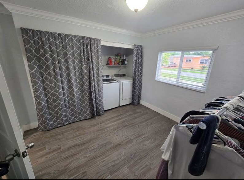 Building Photo - 9591 SW 52nd Terrace