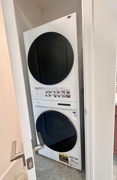 Dryer/Washer - 3 Adair Way