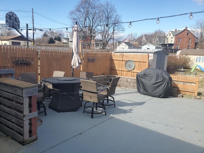 Building Photo - 507 E Church St