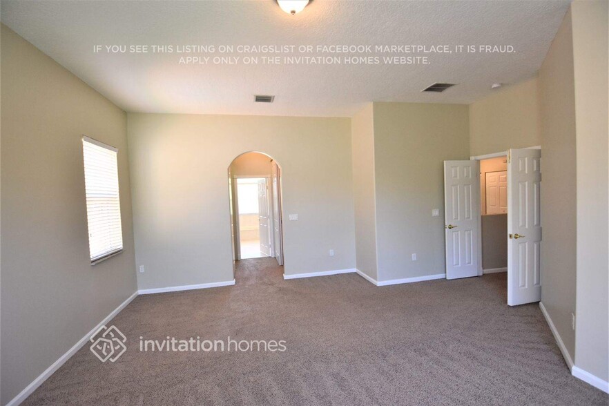 Building Photo - 15611 SW 53rd Ct