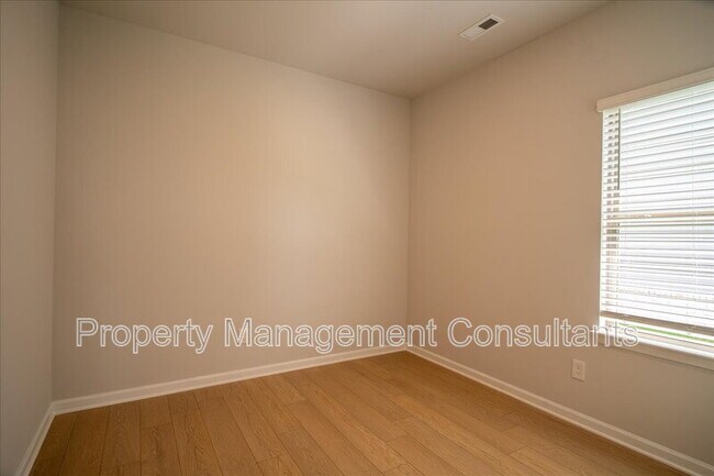 Building Photo - 22845 Dashwood Ln