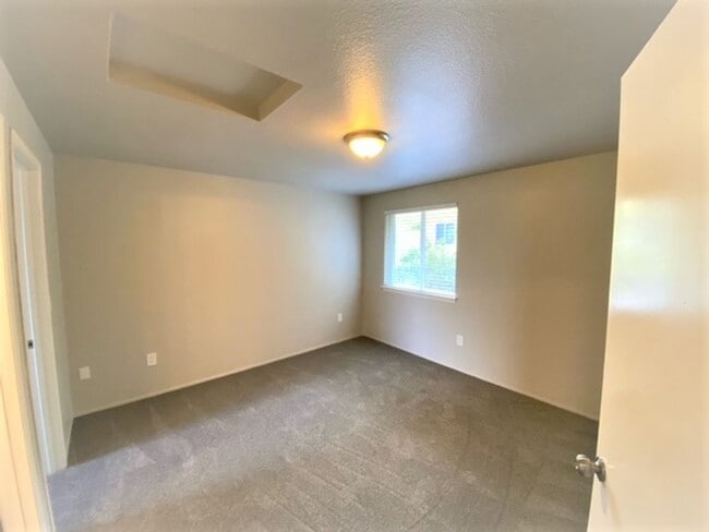 Building Photo - Brand New Remodeled 3 Bedroom 2.5 Bath  2 Car Garage