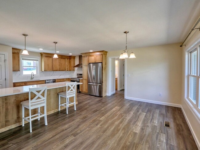 Building Photo - Waterfront Living in Historic Milton! 3-be...