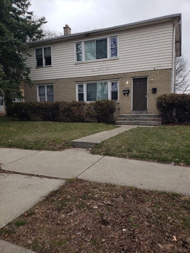 Building Photo - 7940WHamptonM