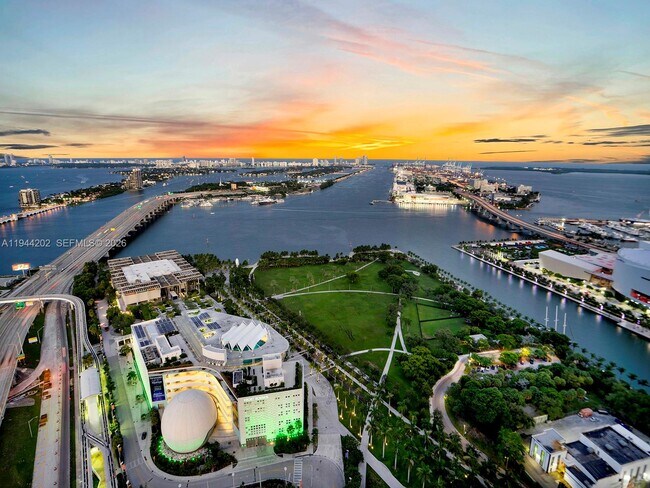 Building Photo - 1100 Biscayne Blvd