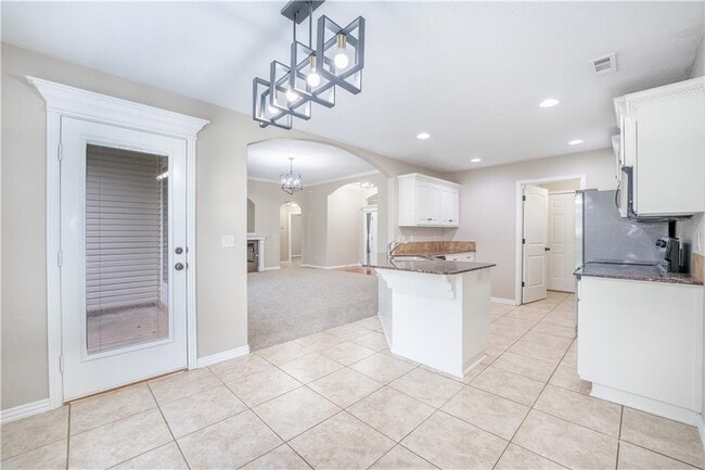 Building Photo - 1536 N Oakhaven Pl