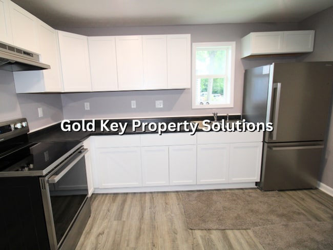 Building Photo - Fully Renovated 3 BR 2 BA House with Upgraded Appliances (NO SECTION 8)