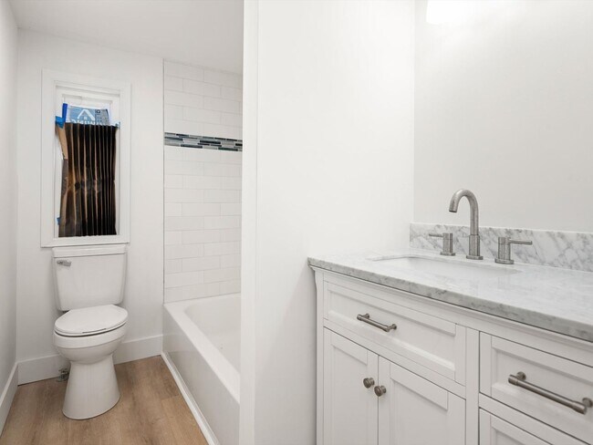 Building Photo - 36999 Blue Bill Dr