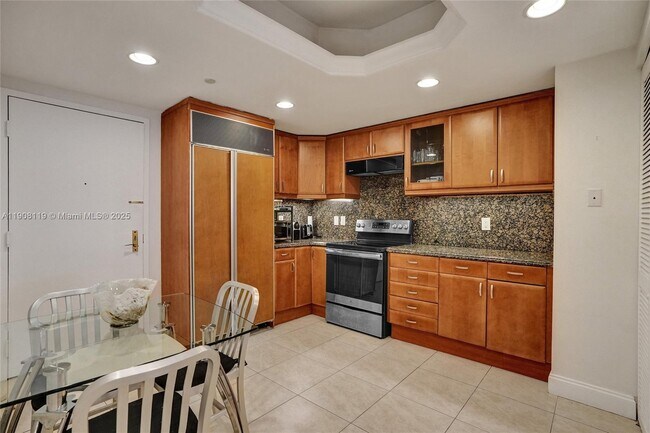 Building Photo - 9559 Collins Ave