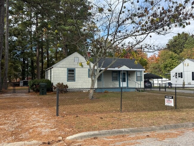 Building Photo - 124 Stadium St SW