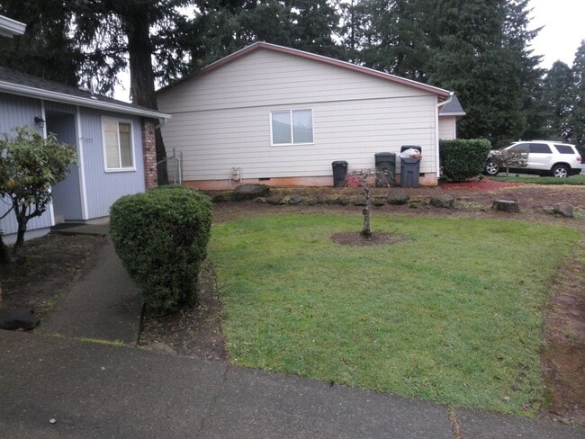 Building Photo - On cul de sac