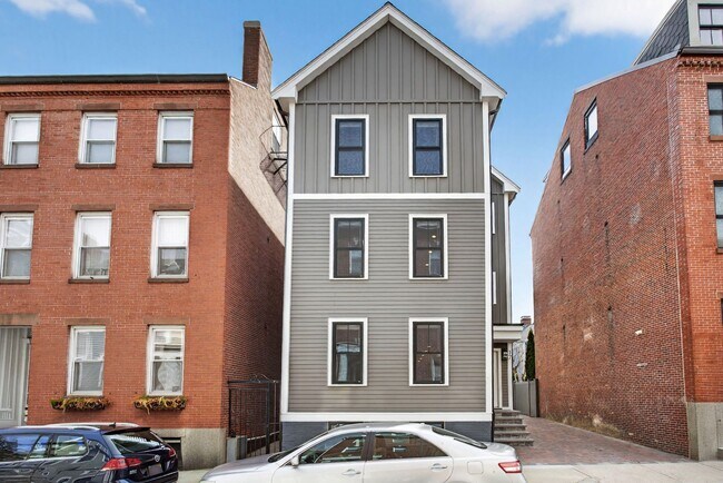 Building Photo - 17 Allston St