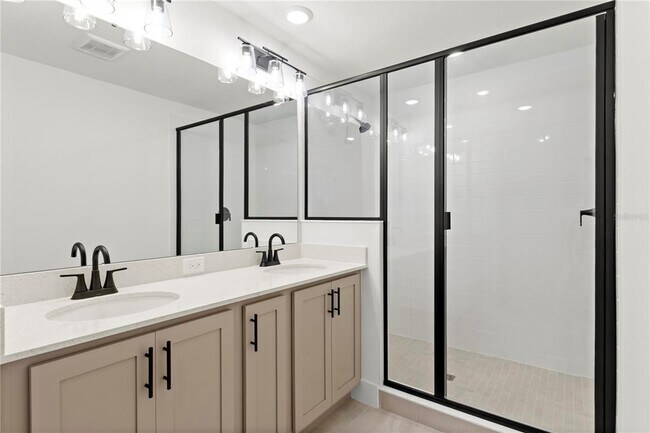 Building Photo - 15363 Hamlin Pk Dr