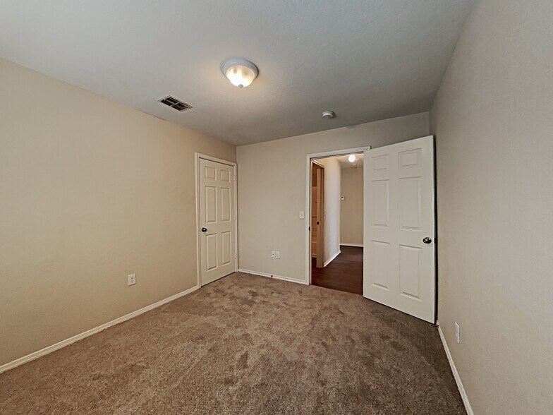 Building Photo - 7215 Geranium Path