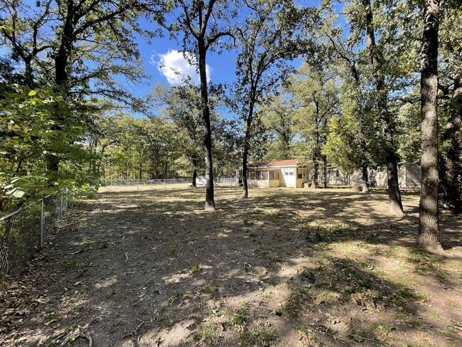 Building Photo - Cozy 1 Bedroom 1 Bath Home with Big Yard!