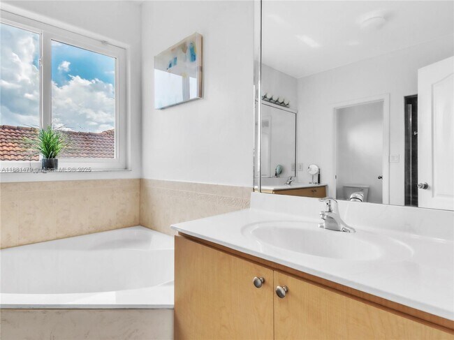 Building Photo - 3366 SW 152nd Pl