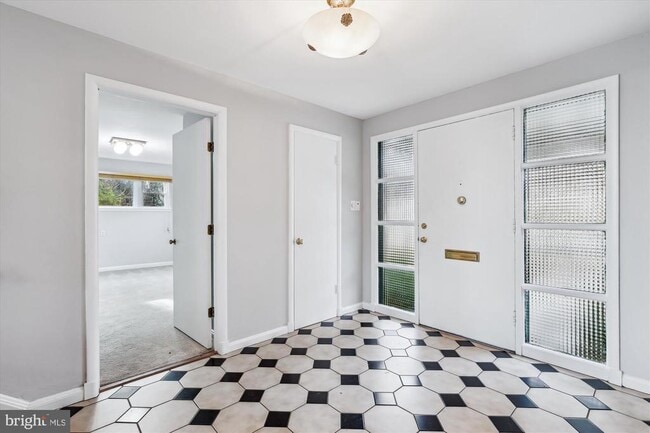 Building Photo - 6154 Beachway Dr