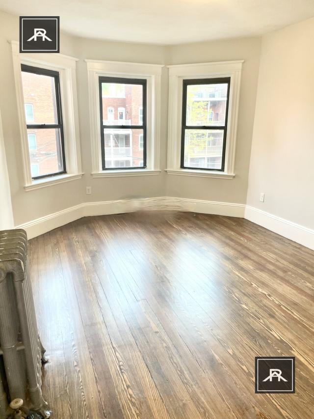 Building Photo - 3 bedroom in Brookline MA 02445