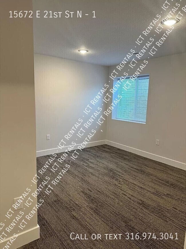 Building Photo - 15672 E 21st St N