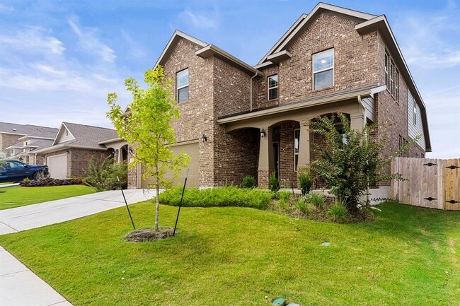 Building Photo - 607 Allende Bend