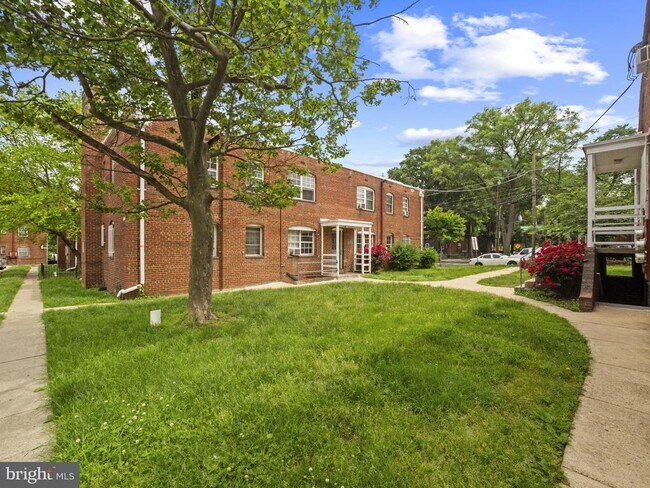 Primary Photo - 22 Danbury St SE