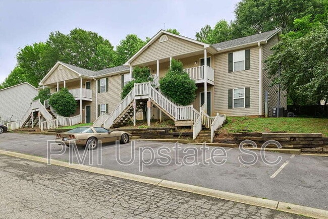 Building Photo - 111 Charlestowne Way