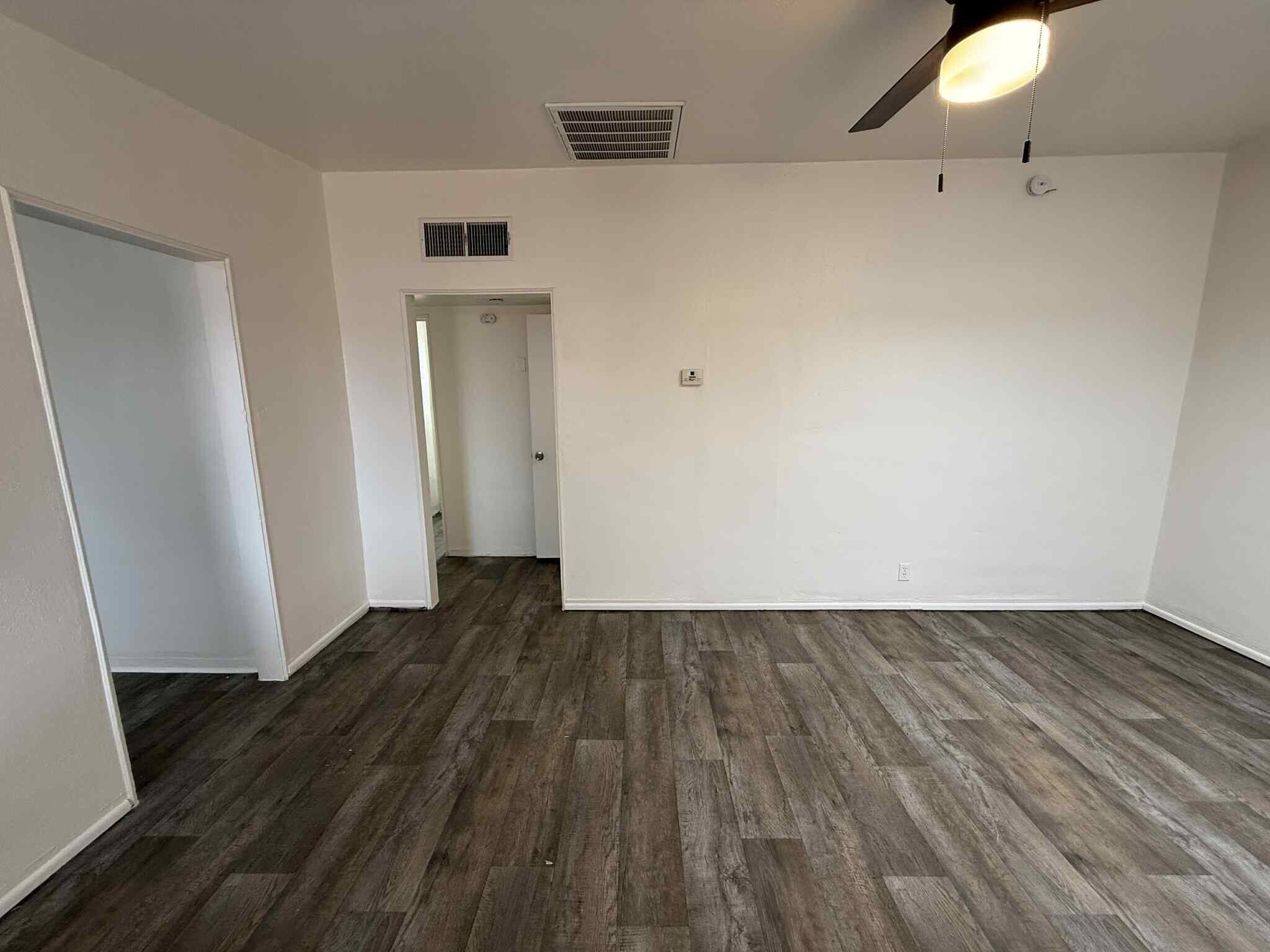 Building Photo - 2702 E Elm St