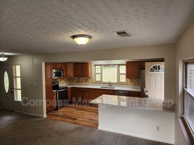 Building Photo - 5802 Tazewell Pike