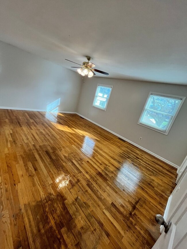 Building Photo - 3 Bedroom Single Family Home in Liverpool