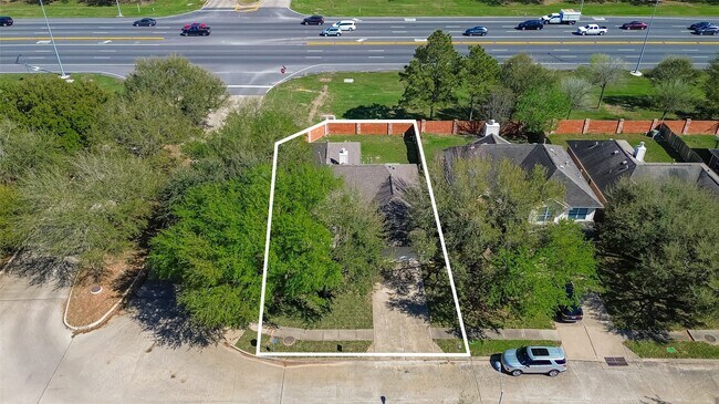 Building Photo - 10703 White Bridge Ln