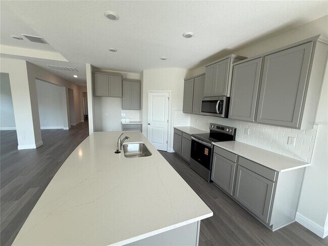 Building Photo - 2113 Warren Acrs Blvd