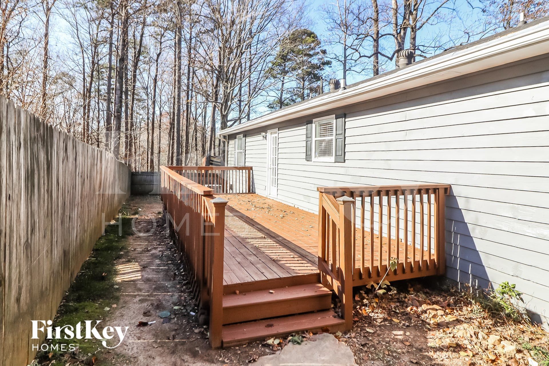 Building Photo - 4565 Bonneville Dr