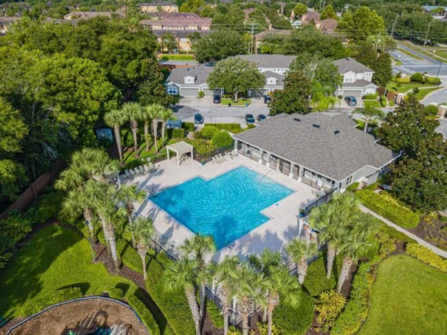Building Photo - Luxury 3BR/3BA Townhome with 2-Car Garage in Gated Greystone – Sanford