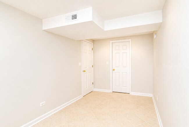 Building Photo - 1305 1st St