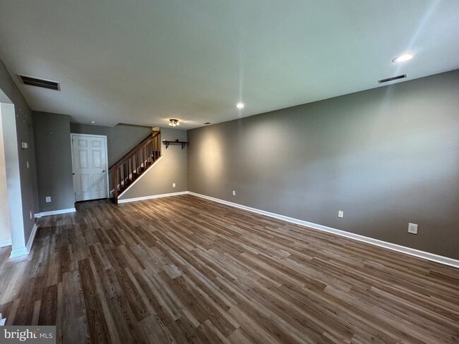 Building Photo - 807 Kirby Way