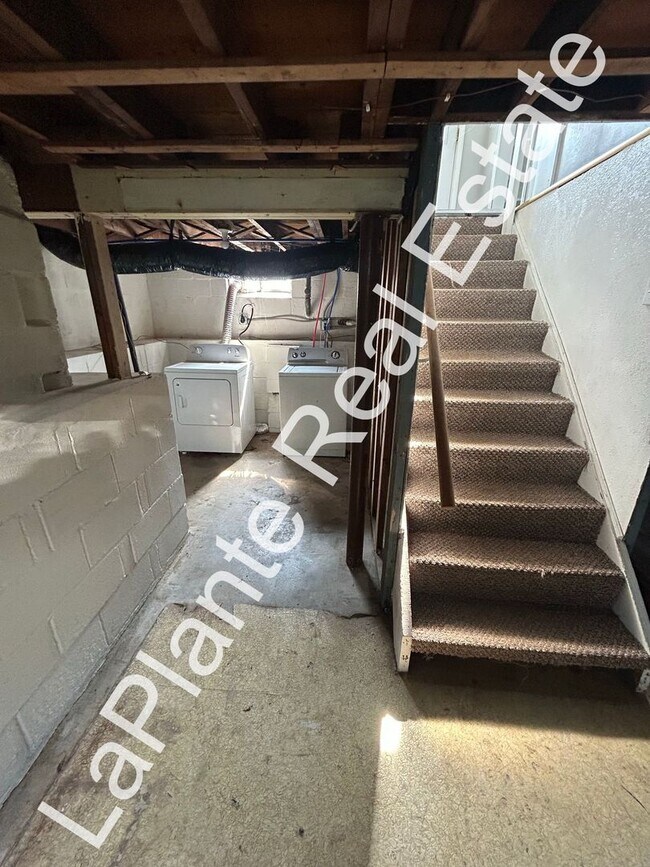 Building Photo - 2723 Eldora Dr