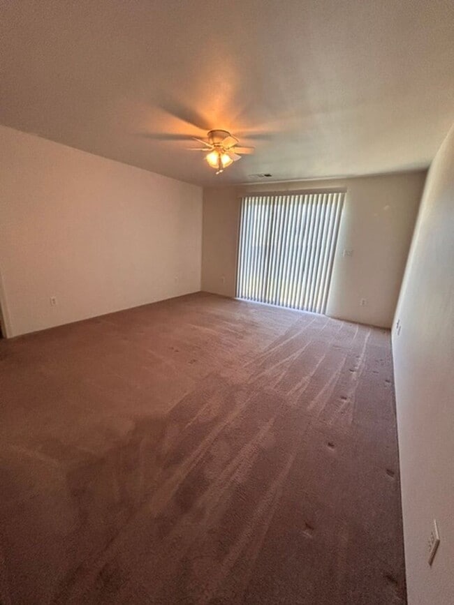 Building Photo - 3 Bedroom 2 Bath Home with a 2 Car Attached Garage