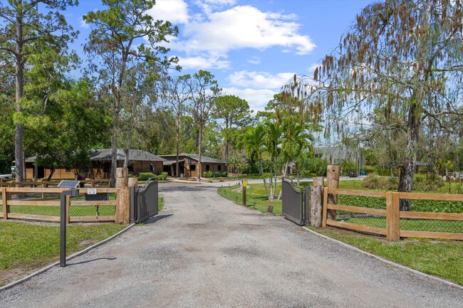 Building Photo - 11459 Hawk Hollow