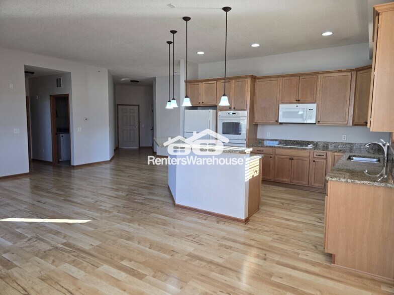 Building Photo - 9630 Independence Cir